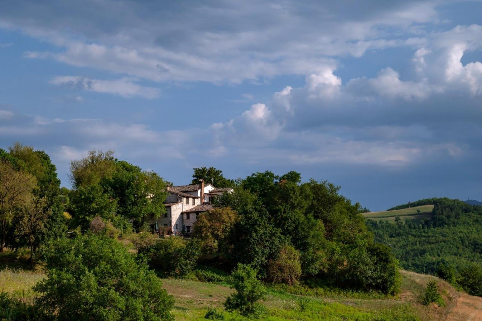 Апартаменты Agriturismo Il Fienile Di Ca Battista Кальи Экстерьер фото